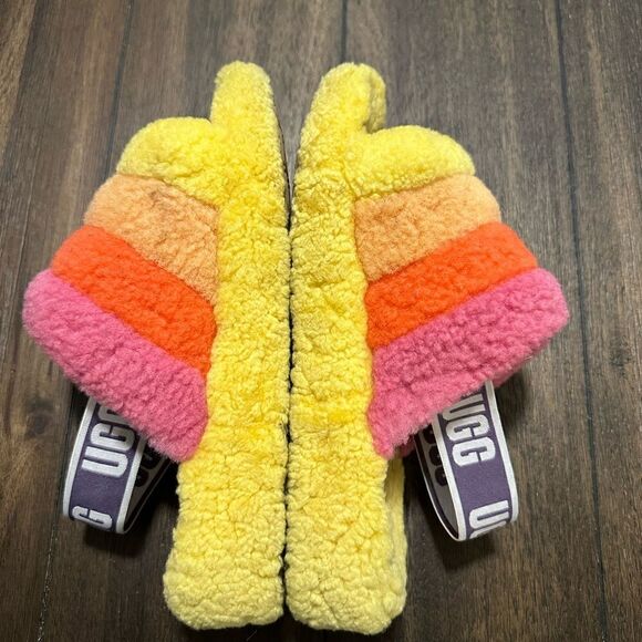 UGG FLUFF YEAH SLIDE Rainbow Pride Slipper Size 7 - Picture 3 of 6